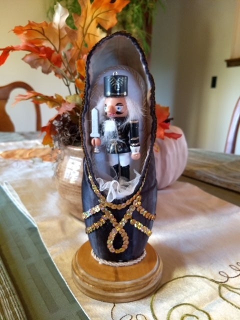 Nutcracker pointe shoes best sale